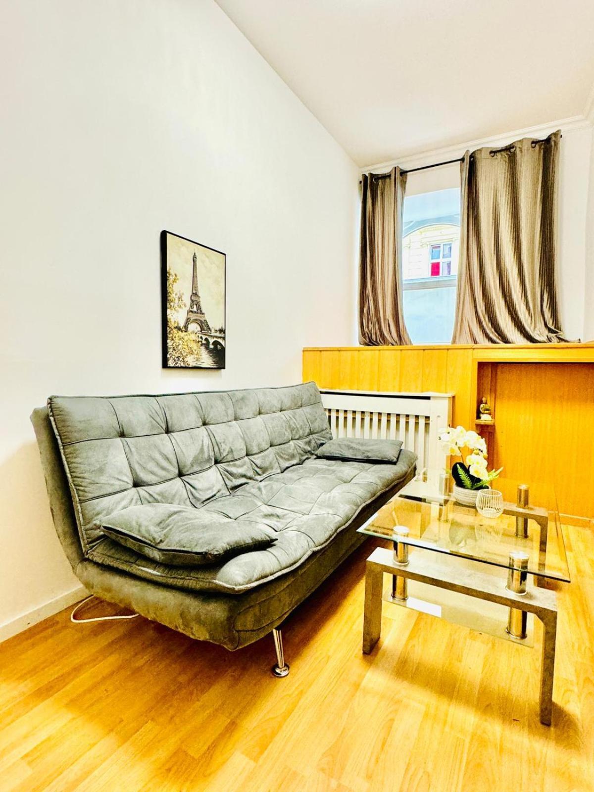 Apartment Comfy In A Shared Apt, 8min To Rathausplatz Wien